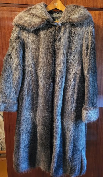 Продается шуба из нутрии