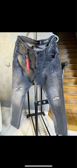 Blugi dsquared barbatii