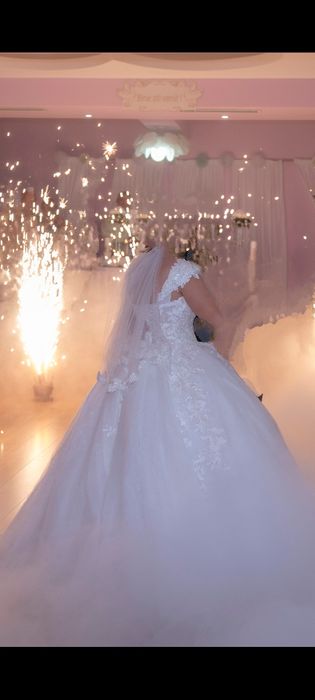 Vând rochie de mireasă
