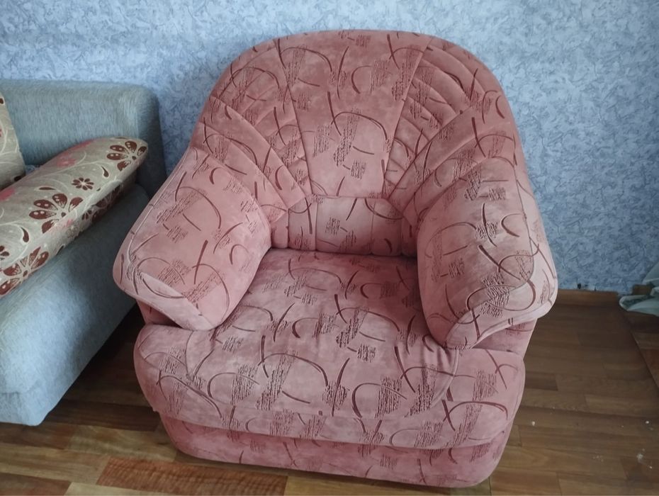 продам тахту и кресло