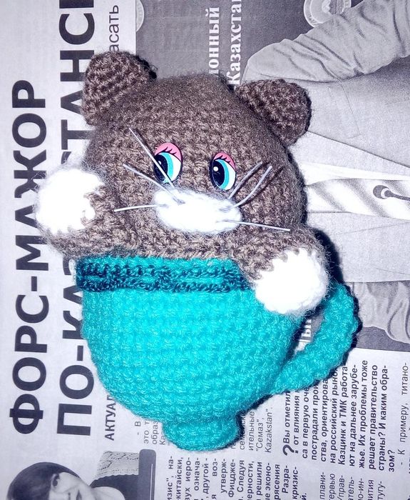 милый кот в кружке !