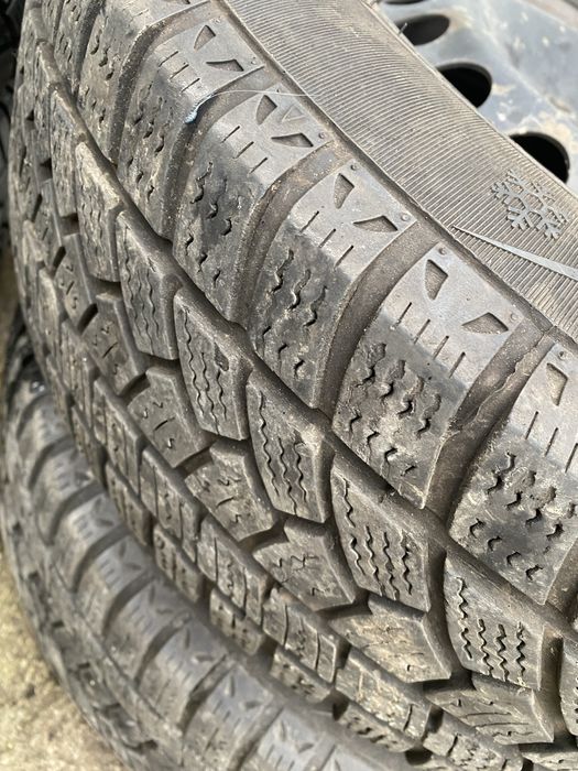 Anvelope 195/65/15 cu tot cu Jante