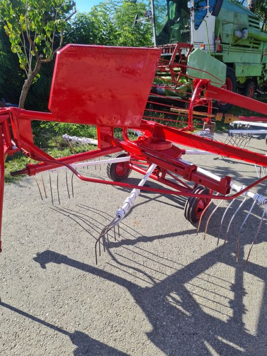 De vânzare grebla de adunat fan marca Deutz Fahr