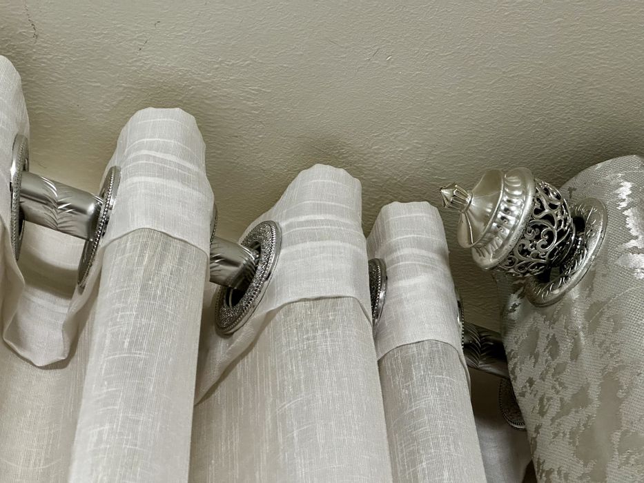 Продается зановески готовые