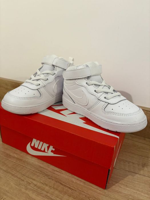 Adidasi Nike copii marime 25