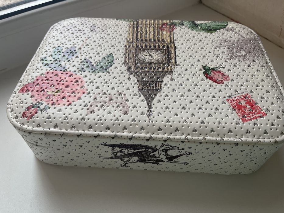 Шкатулка для украшений