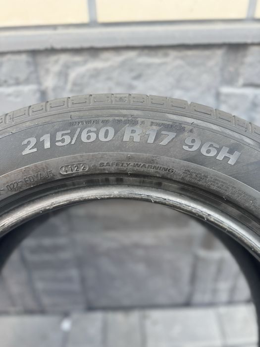 Kumho solus HS63 215/60R17 лето