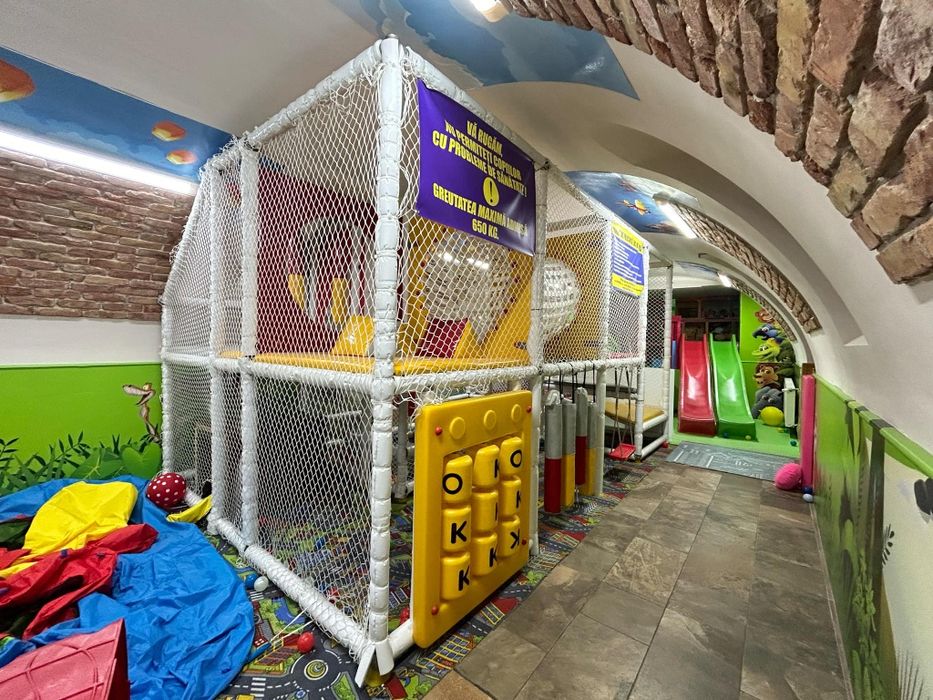 Vând modular pentru loc de joacă