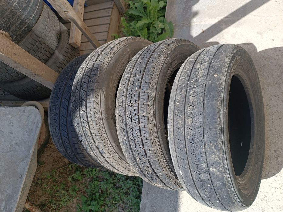 Продам шины бу 4 шт