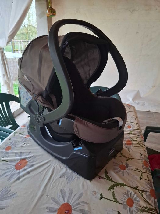 Бебешко столче за кола