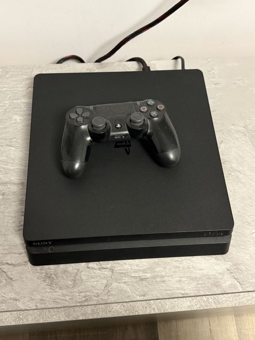 Playstation 4 + 4 jocuri