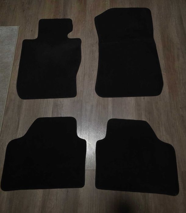 Presuri/covorase auto mocheta ORIGINALE BMW X1 E84, Seria 3 E90, E91