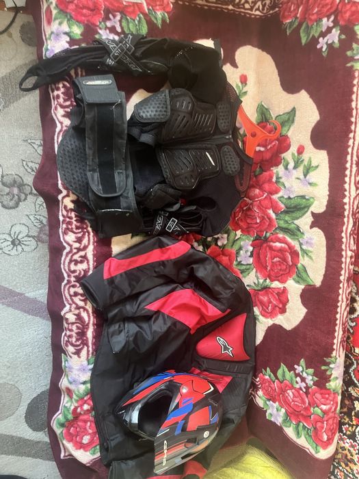 Продам Мото кастюм