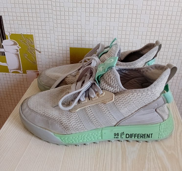 Продам кеды, кроссовки на мальчика