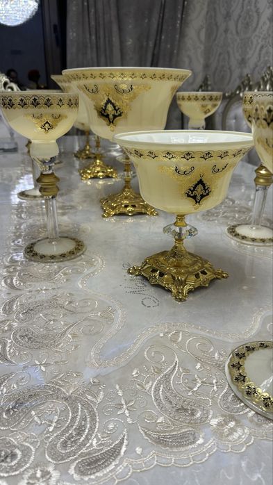 Продается набор , мехмонлар кутиш учун чиройли идиш набори