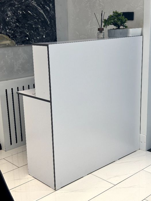 Divan + televizor + resepshn sotiladi