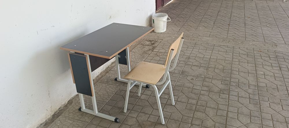 Стол стулья для учебы