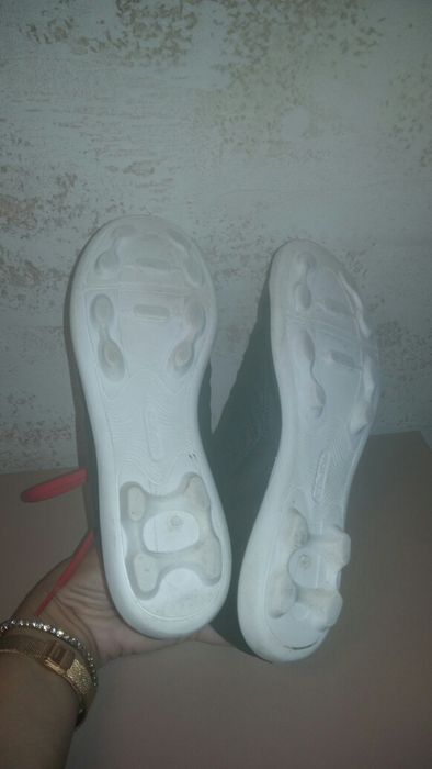 Маратонки за футбол