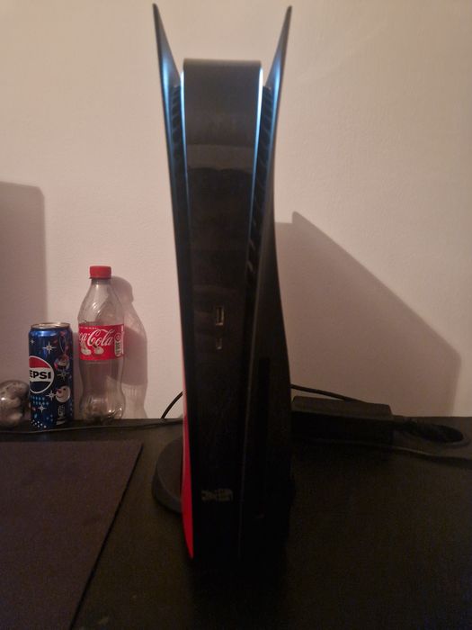 Vând playstation 5 spiderman 2 limited edition