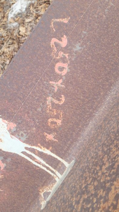 Продам металлический уголок