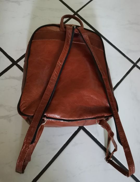 Дамска раница от естествена кожа