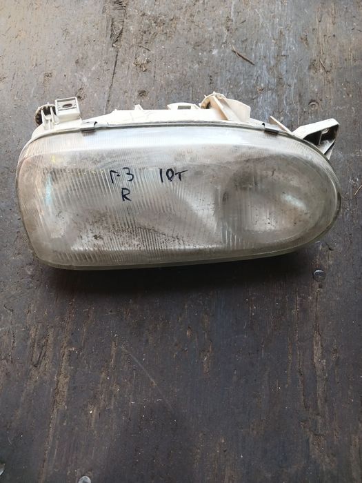 Фара Фольксваген Гольф3 правая