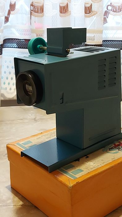Продам фильмопроектор