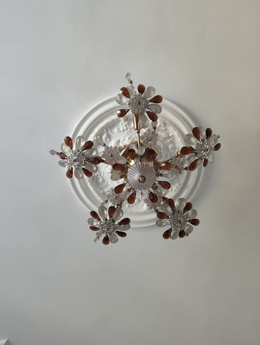 Продам люстры по 3000тенге