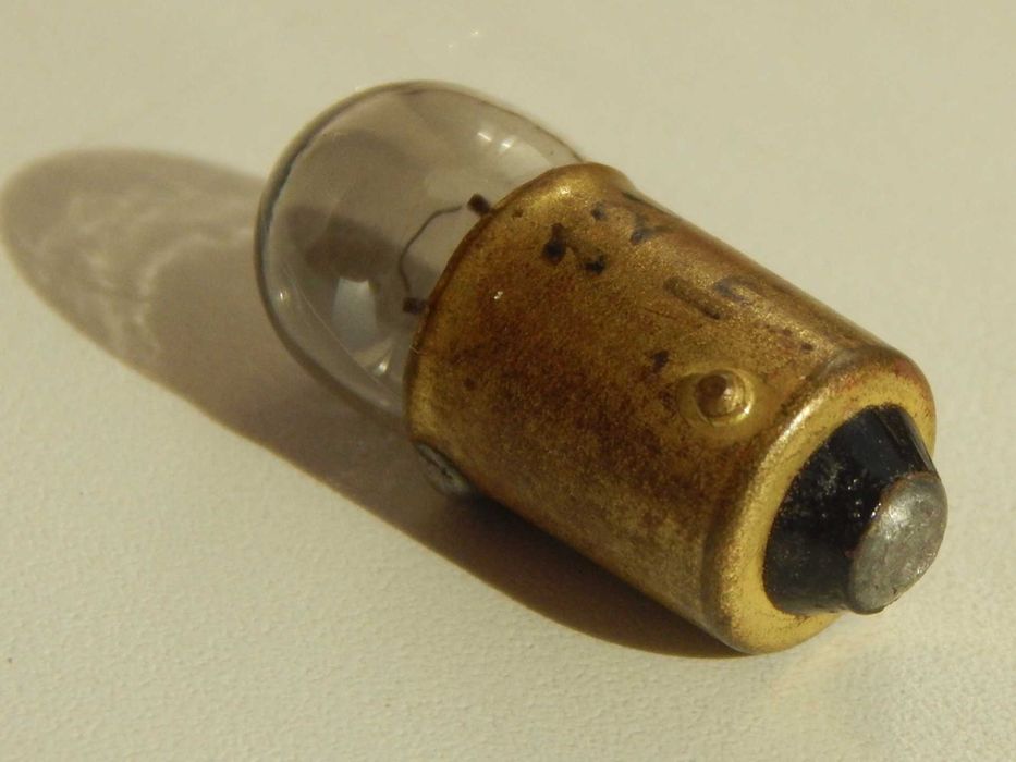 Bec mic cu filament 12 Volti 1.5 Watti bord auto