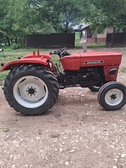 Tractor universal U445
