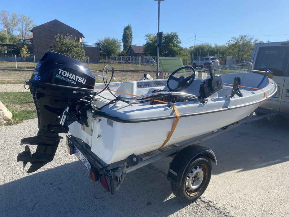 Barca cu motor 9,9 si peridoc