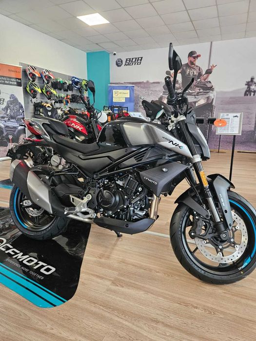 Motocicleta Cfmoto 450 NK