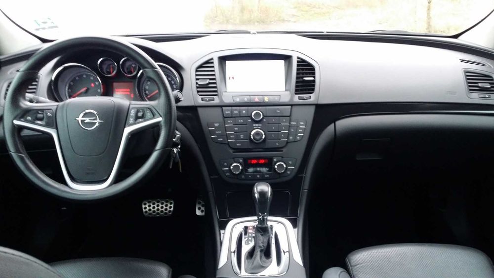 Opel Insignia 2.0 Turbo (Бензин), 2009 г., заводски Sport пакет.