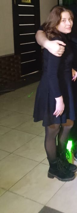 Продам платье черного цвета