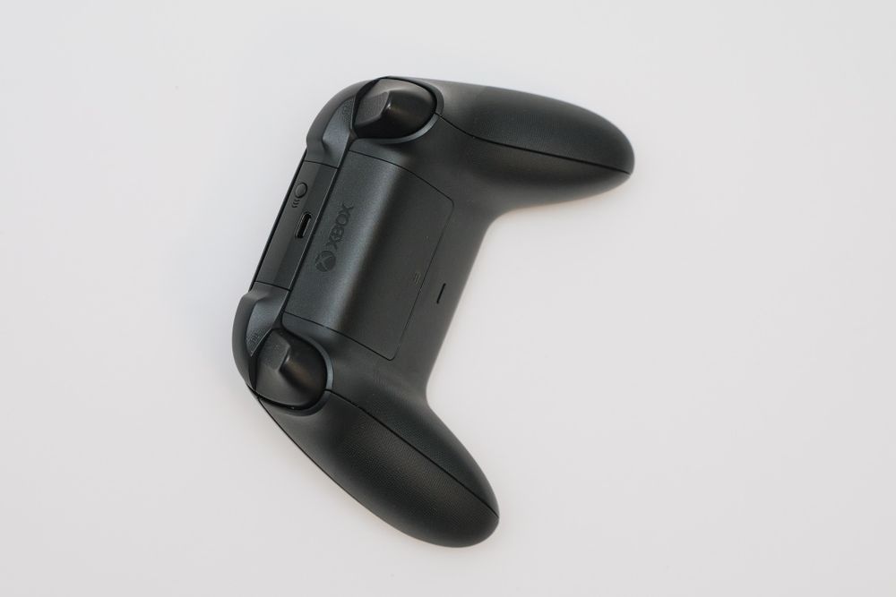Controller wireless compatibil Xbox și PC