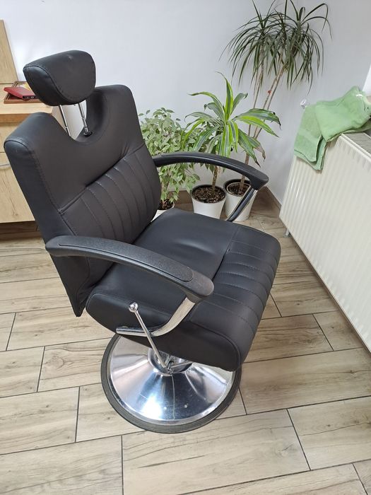 Vând 3 buc scaun de frizer