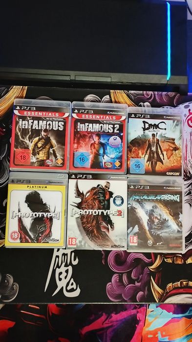 PlayStation 3 Slim + 6 игри и 2 контролера