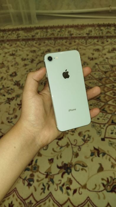 Обменяю айфон 8 почти новыи