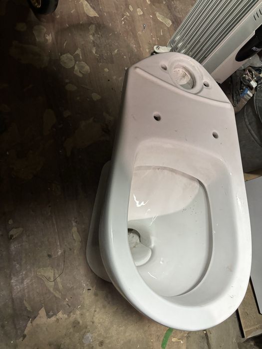 Унитаз новый, не использовался