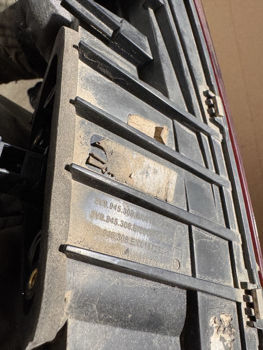 stop led dreapta skoda superb 3 kombi 3v9945308