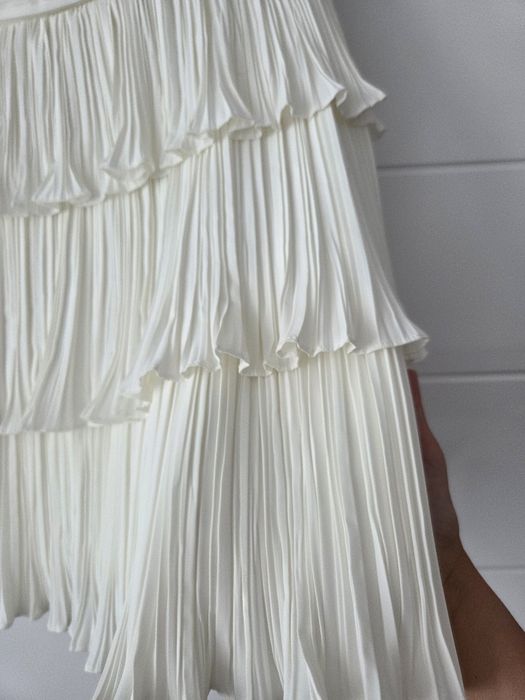 Елегантна бяла рокля, размер 38