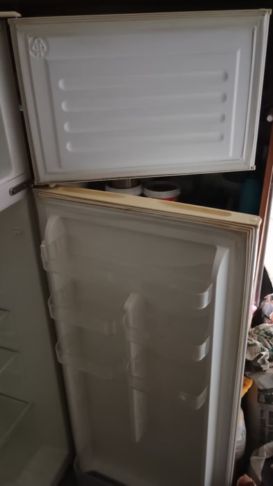 Frigider cu congelator Platinium