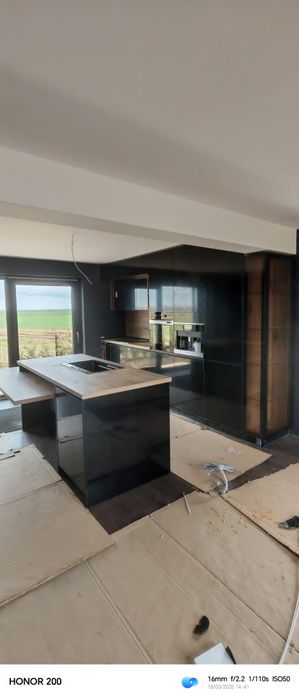 Mobila personalizata la comanda