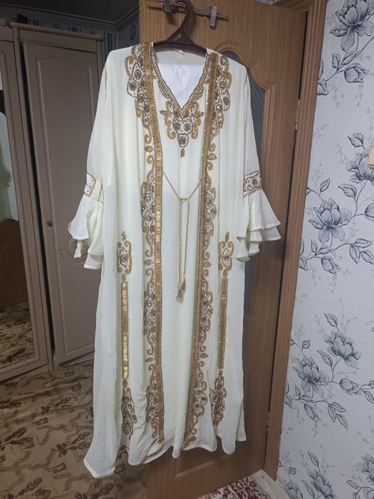 Вечерние красивое платье