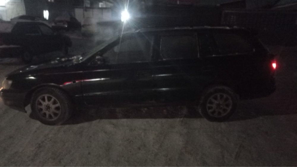 Продам тайоту калдину