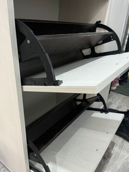 Продам обувницу в хорошом состояний