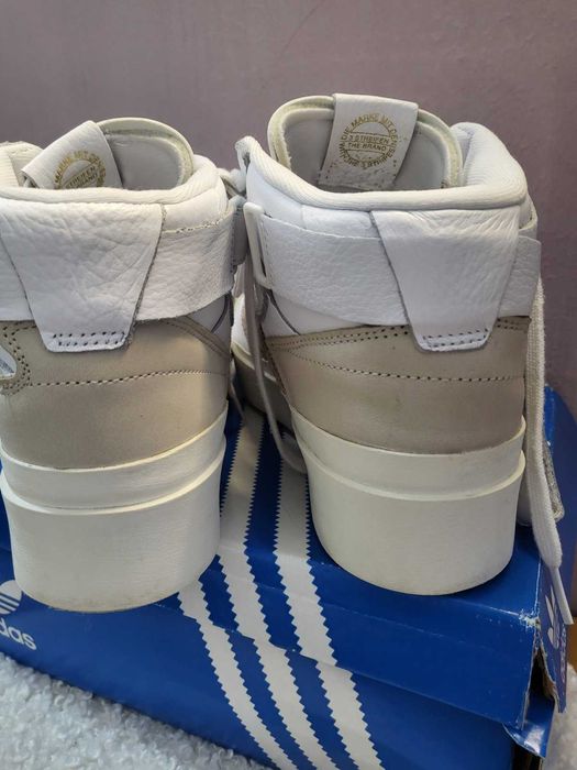 Бели кецки Adidas