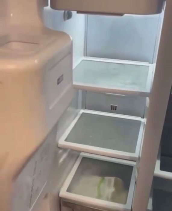 Холодильник рабочий, без дефектов