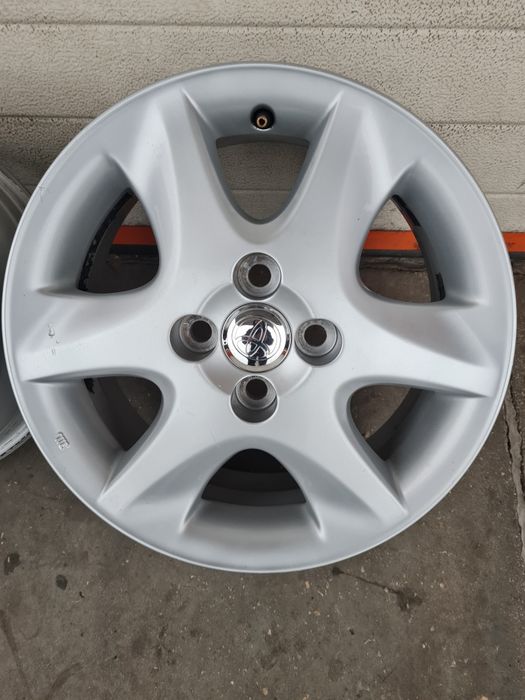 Оригинални джанти за TOYOTA ТОЬОТА R15 4x100 ET45 6J