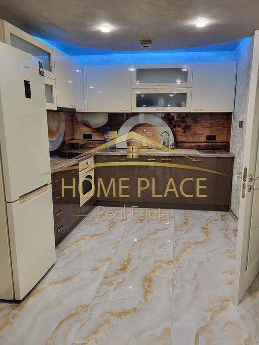 Дава се под наем Двустаен апартамент в Варна, Център - 70 кв.м за 478.38 € - Снимка #3